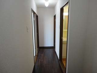 Other room space. Corridor