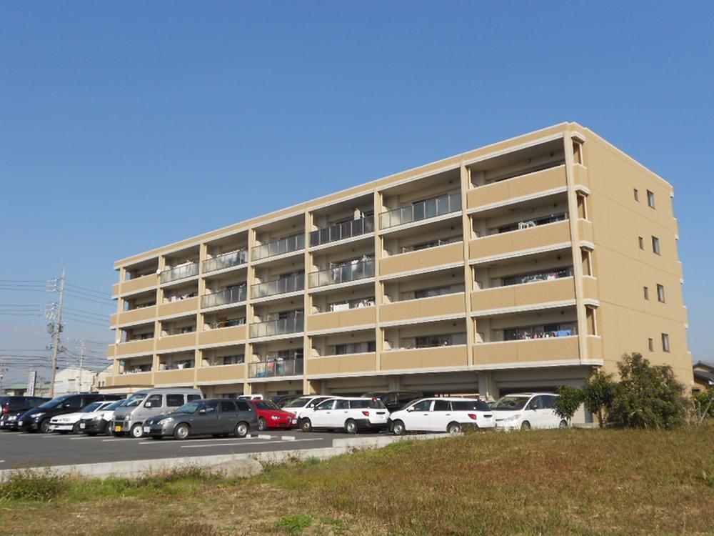 Local appearance photo. Local (11 May 2013) Shooting