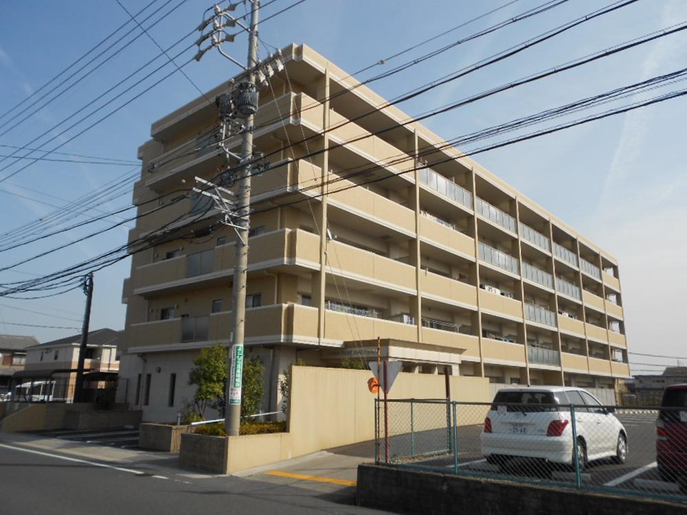 Local appearance photo. Local (11 May 2013) Shooting