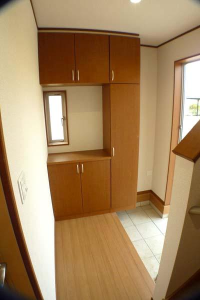 Entrance. With storage