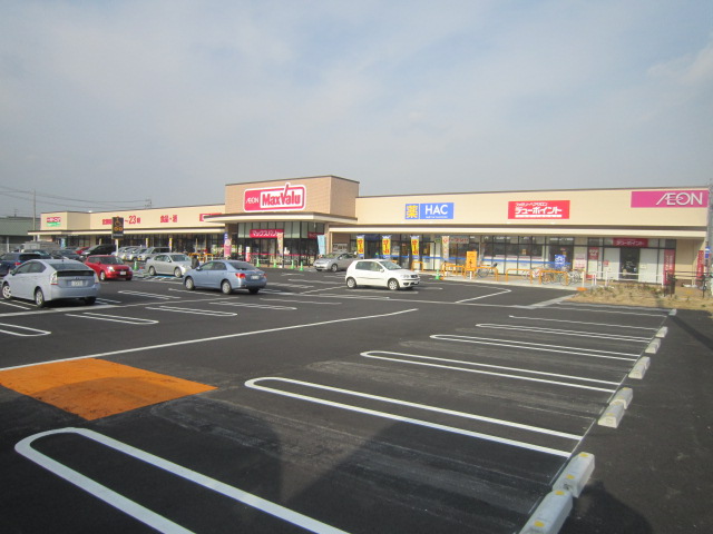 Shopping centre. 1886m to Aeon Mall Yokkaichi North (shopping center)