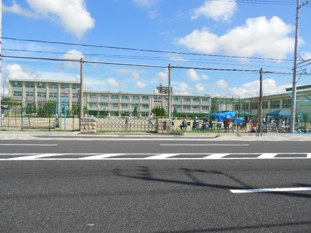 Primary school. 1534m to Yokkaichi Municipal Tokiwa elementary school (elementary school)