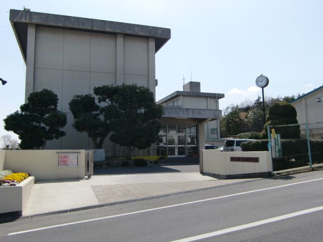 Junior high school. Municipal Hazunaka 1500m to school (junior high school)