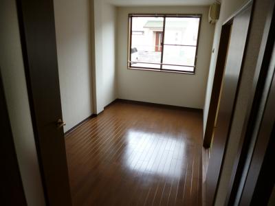 Other room space. Flooring