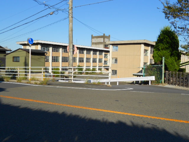 Junior high school. 2277m to Yokkaichi Municipal Asake junior high school (junior high school)