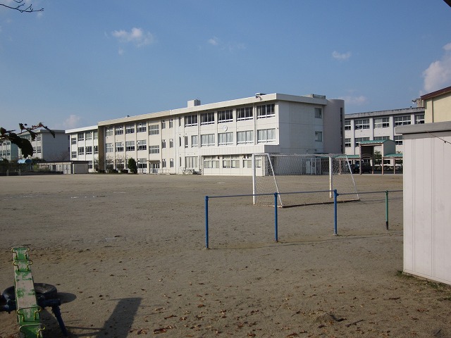 Primary school. 1482m to Yokkaichi Municipal Tokiwa Nishi Elementary School (elementary school)