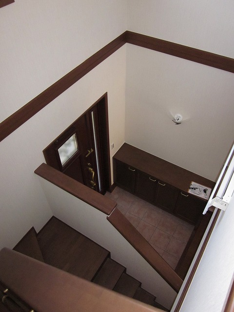 Other room space. Shooting from the stairwell top.