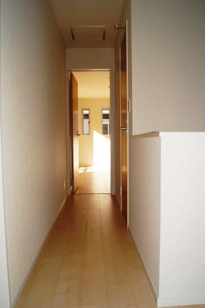 Other introspection. 1 Building 2F corridor (December 2013) Shooting