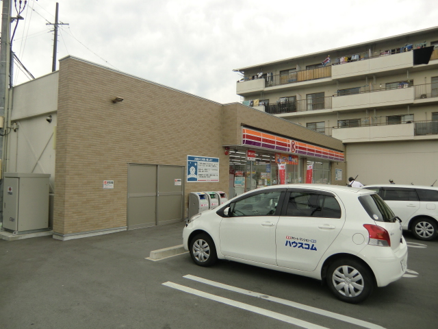 Convenience store. 876m to the Circle K (convenience store)