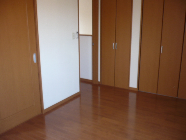 Other room space. Flooring