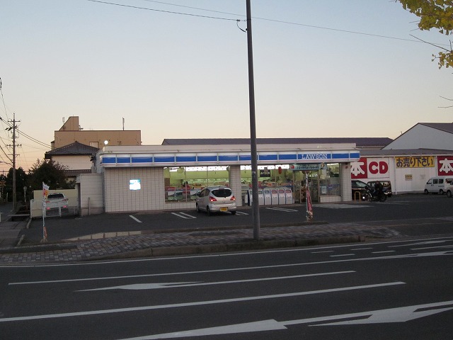 Convenience store. 365m until Lawson Yokkaichi Hinaganishi store (convenience store)