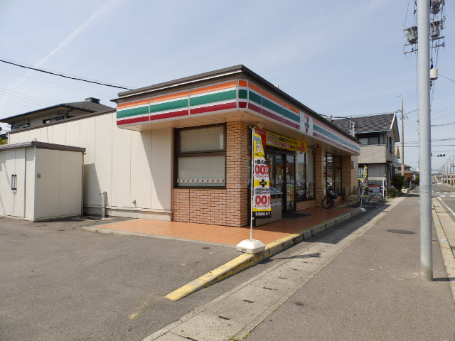 Convenience store. Seven-Eleven Yokkaichi Kusu, Mie Minamigomitsuka store up (convenience store) 713m