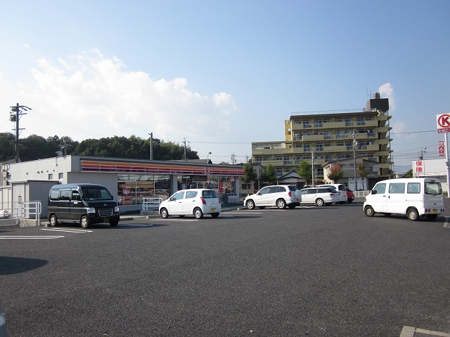 Convenience store. Circle K Yokkaichi, Mie park store up (convenience store) 508m