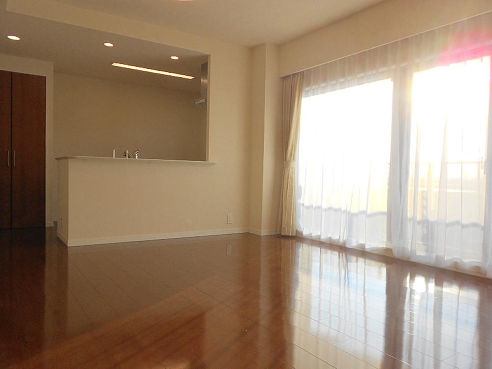 Living. Indoor (12 May 2013) Shooting