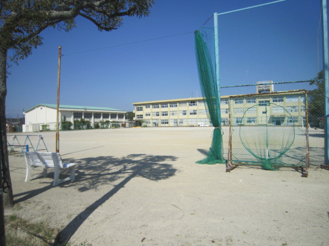 Primary school. 1953m to Yokkaichi Municipal Shimono elementary school (elementary school)