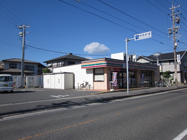 Convenience store. Seven-Eleven Yokkaichi Kusu, Mie Minamigomitsuka store up (convenience store) 713m