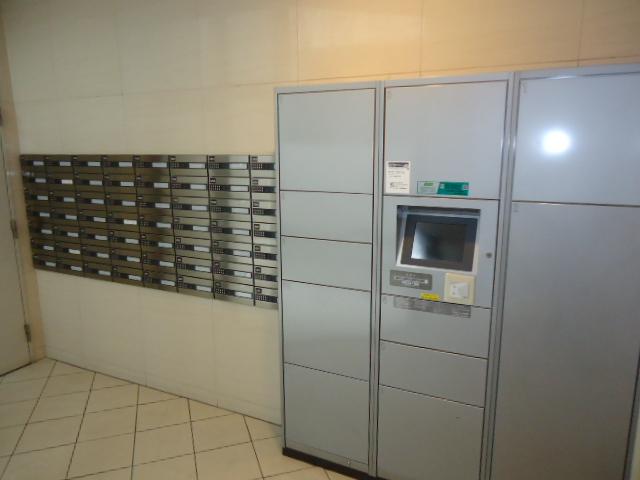 Other common areas. Courier box to receive the luggage even at the time of absence