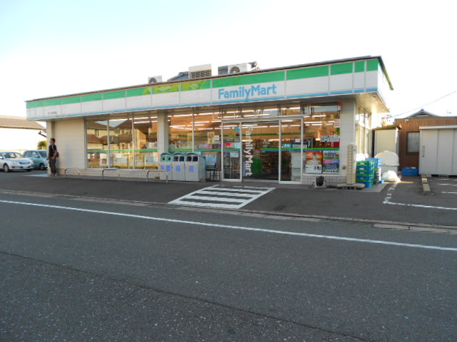 Convenience store. FamilyMart Kasumigaura Station store up (convenience store) 632m