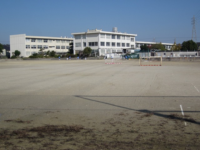 Junior high school. 804m to Yokkaichi Tateyama hand junior high school (junior high school)