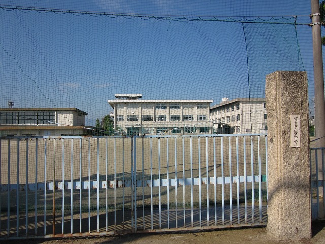 Primary school. 628m to Yokkaichi Rikkai built elementary school (elementary school)