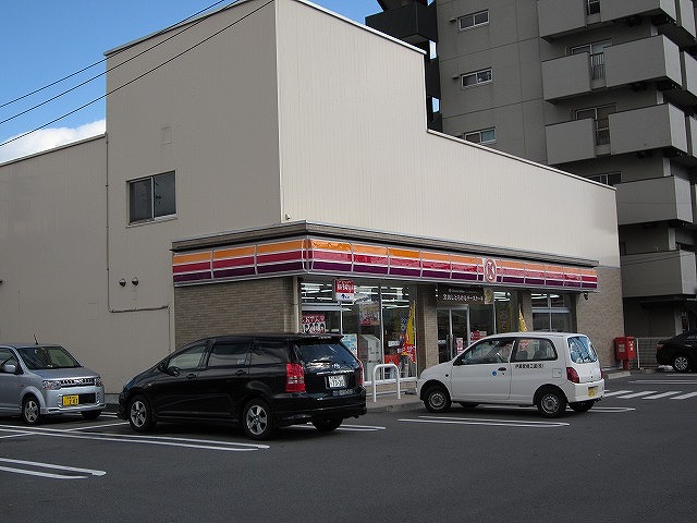 Convenience store. 221m to Circle K Yokkaichi Kubota store (convenience store)