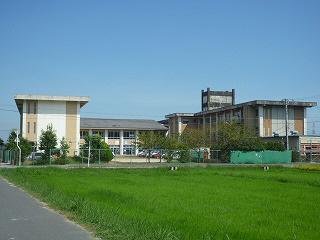 Primary school. 1100m until Sakura elementary school (elementary school)