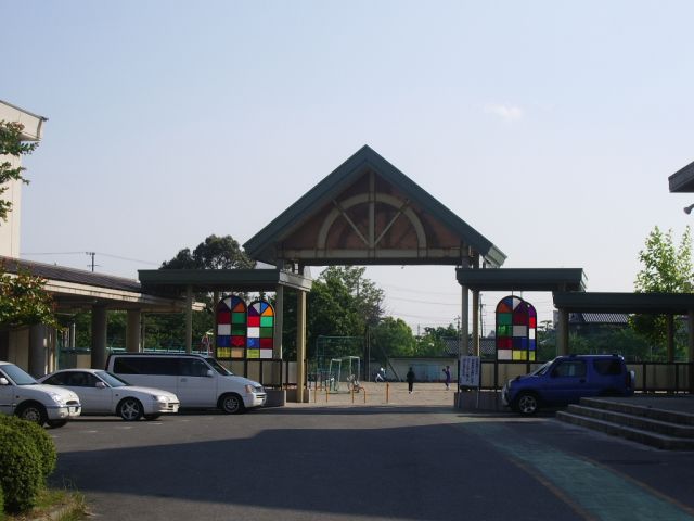 Primary school. 1100m until the municipal wealth ShimaGen elementary school (elementary school)