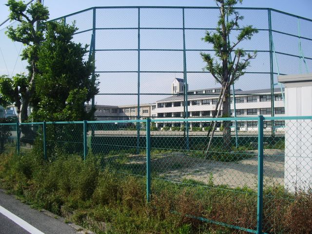 Junior high school. 110m up to municipal wealth ShimaGen junior high school (junior high school)