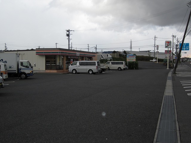 Convenience store. Seven-Eleven Yokkaichi Kamiebi the town store (convenience store) up to 1257m