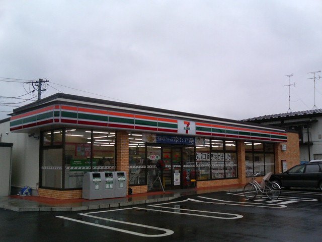 Convenience store. Seven-Eleven Yokkaichi Kusu, Mie Minamigomitsuka store up (convenience store) 1584m