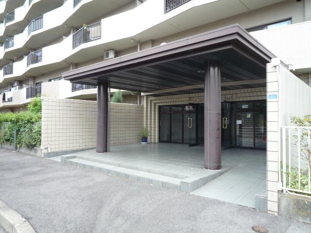 Entrance. Local shooting