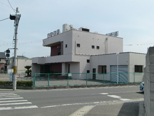 Hospital. Torii 370m until the clinic (hospital)