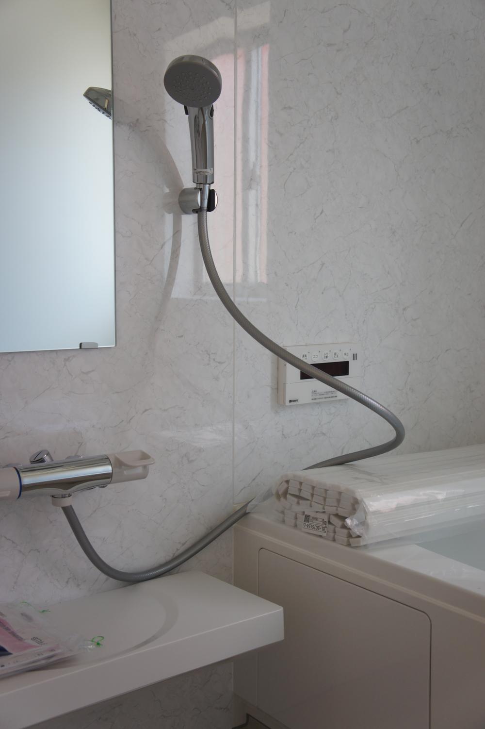 Bathroom. Bathroom, It is INAX Corp. of system bus. Barrier-free bathroom, Everyone's safety family from children to the elderly ・ Cleanliness ・ We consider the comfort.