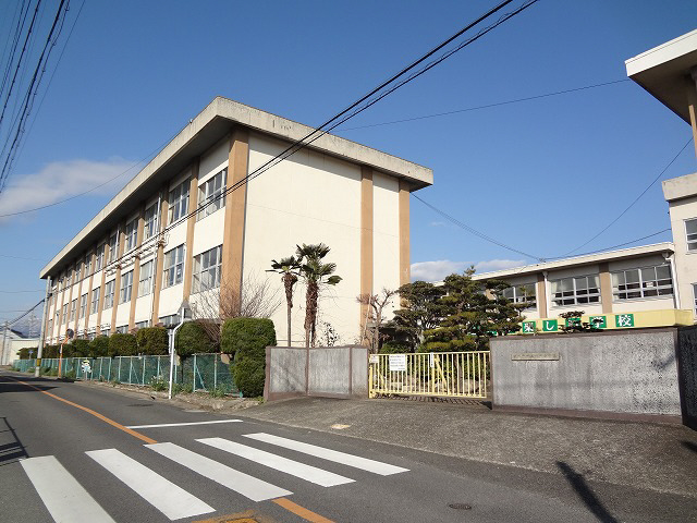 Primary school. Shinto up to elementary school (elementary school) 2420m