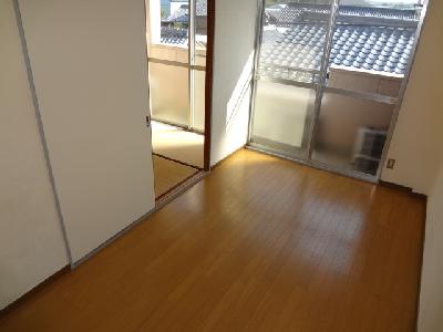 Other room space. Flooring