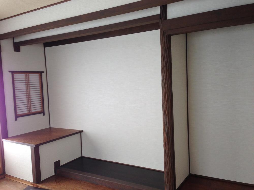 Other local. With alcove in the Intermediate tatami-mat Japanese-style room