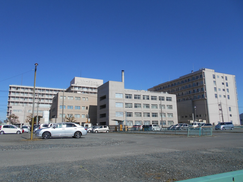 Hospital. 1700m until the Municipal Yokkaichi hospital (hospital)