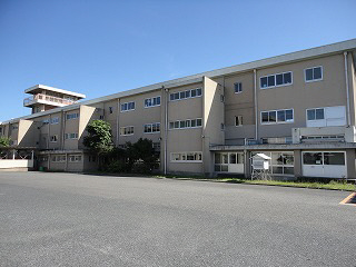 Primary school. Umizo up to elementary school (elementary school) 1490m