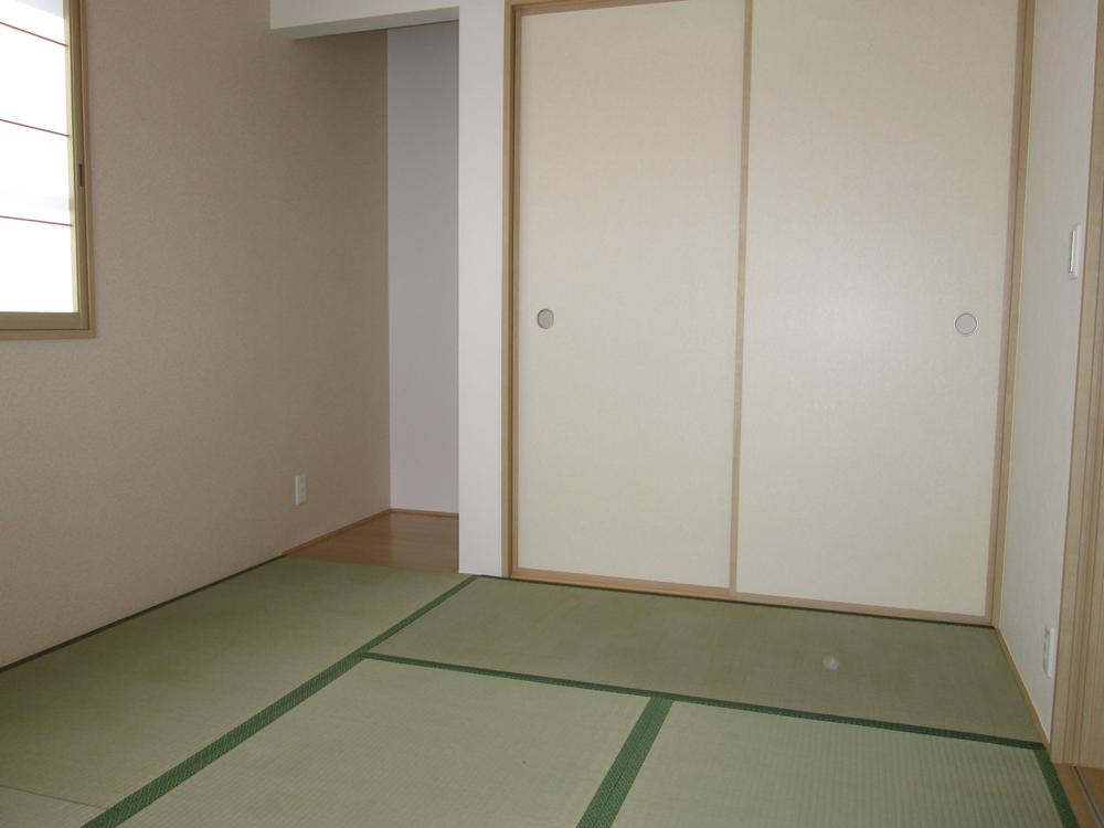 Same specifications photos (Other introspection). Living is a Japanese-style room with a closet adjacent to the.