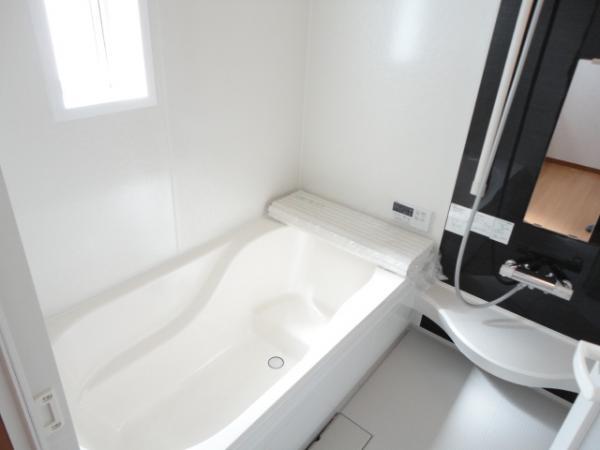 Same specifications photo (bathroom)