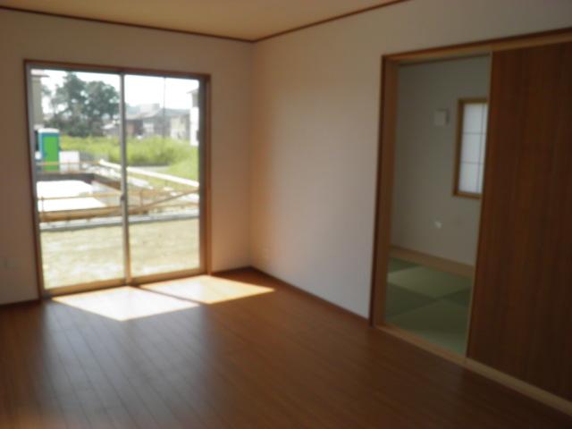 Living. 1 Building