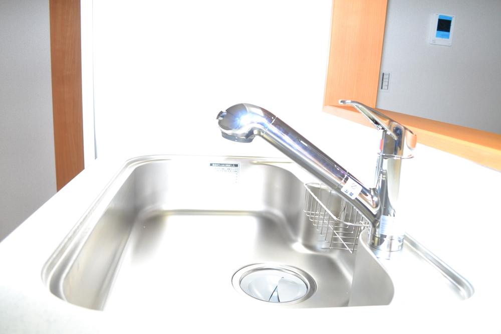 Same specifications photo (kitchen). Same specifications Door is a high-pressure melanin panel, Countertops artificial marble, Gas appliance cleaning a breeze in the enamel top finish (^ 0 ^) / Water purifier integrated hand shower faucet