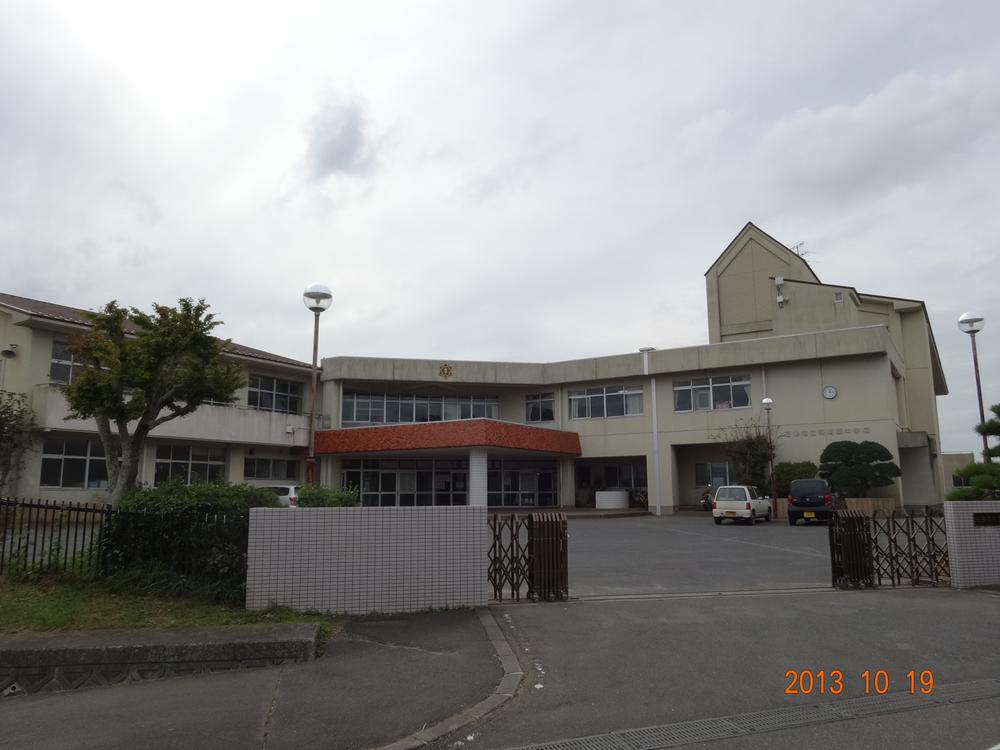 Junior high school. 3772m to Ishinomaki Municipal Henan East Junior High School