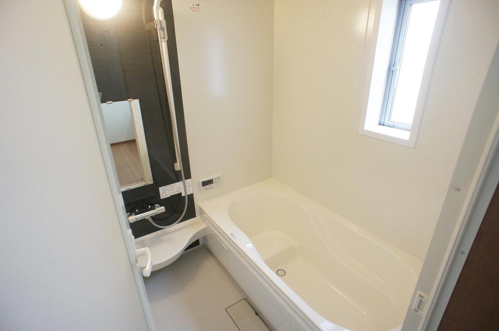 Same specifications photo (bathroom)