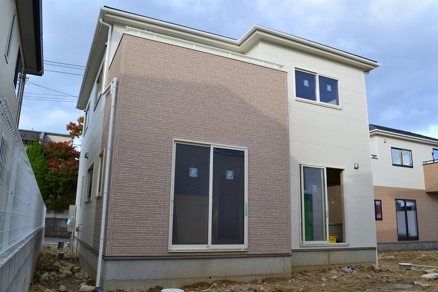 Same specifications photos (appearance). (3 Building)  Color scheme is different