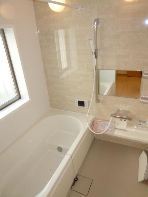 Bathroom. ● same specifications ●