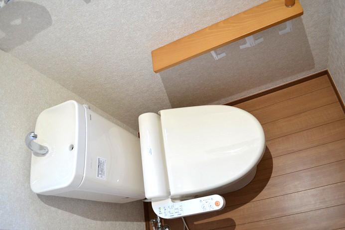 Toilet. Same specifications Bidet ・ Bidet ・ Auto power deodorizing ・ Seat sensor ・ Heating toilet seat ・ Toilet seat and lid soft closure ・ Timer power saving ・ Random power-saving ・ Toilet seat and lid one-touch detachable ・ Nozzle cleaning function ・ antibacterial