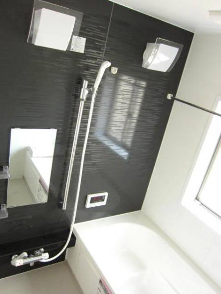 Same specifications photo (bathroom)