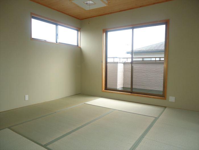 Non-living room. Lighting surface are many bright second floor Japanese-style room