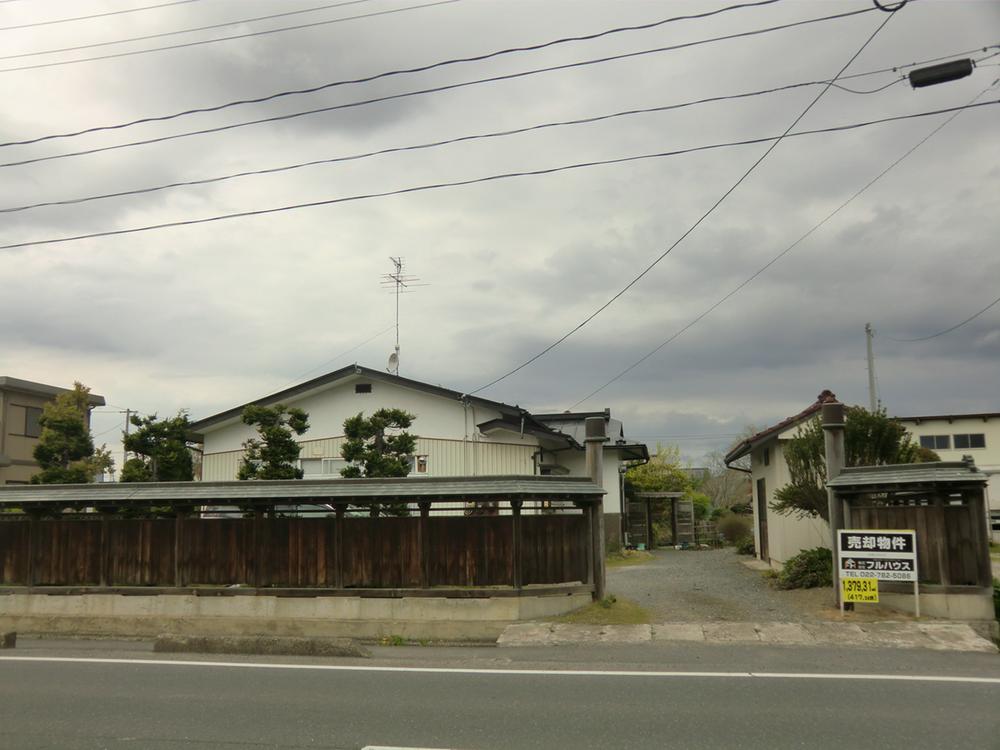 Local photos, including front road. Furuya is with.  Local (May 2012) shooting